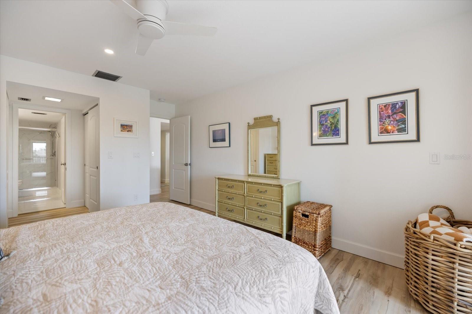 BIRD BAY II - Residential