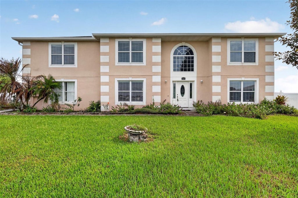 Photo of 321 Lake Hills Ln, Eagle Lake, FL 33839 (MLS # G5118855)