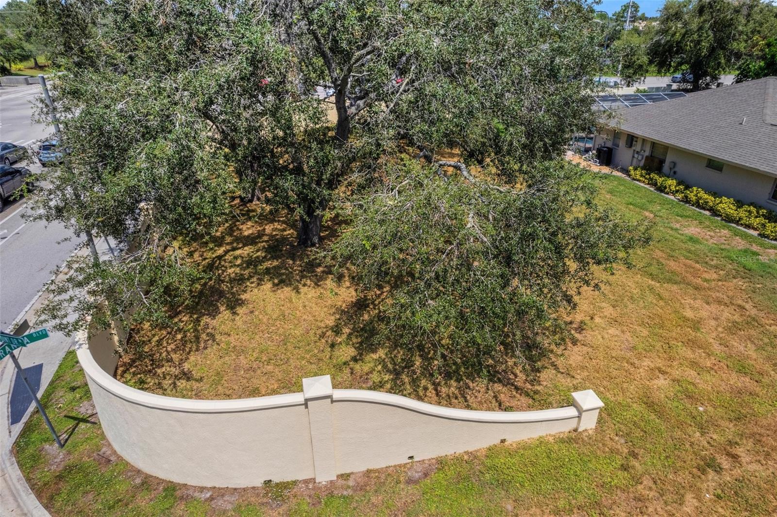 VENICE GARDENS - Land