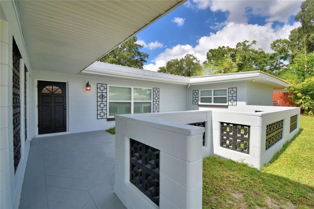 Photo of 285 17th Street, Winter Haven, FL 33881 (MLS # P4936837)