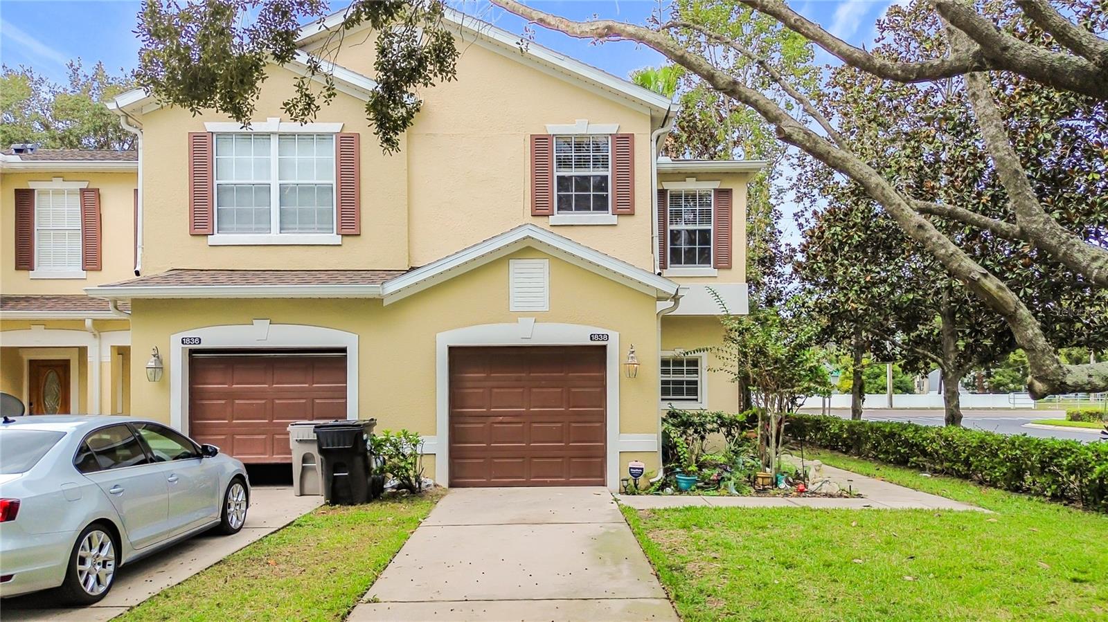 3 BD | 2.5 BA | 1,806 SF | 1-car garage — Corner/end-unit townhome in Wekiva Park! The first floor welcomes you with a foyer leading to an open living/dining area and a cook’s kitchen with Corian counters, maple cabinetry, breakfast bar, pantry, and an eat-in nook (plus a handy half bath and garage entry). Upstairs you’ll find a private primary suite with ensuite bath, two comfortable secondary bedrooms, a full hall bath, and convenient laundry. Easy-care laminate flooring and fresh interior paint add to the move-in feel. Enjoy a side yard and patio for morning coffee or sunset grilling. Minutes to spring-fed adventures at Wekiwa Springs and Kelly Park/Rock Springs, concerts and sports at the Northwest Recreation Complex/Apopka Amphitheater, everyday conveniences at the growing Apopka City Center, fast SR-429/Wekiva Pkwy access, and nearby AdventHealth Apopka. Location, comfort, and value—see it today!