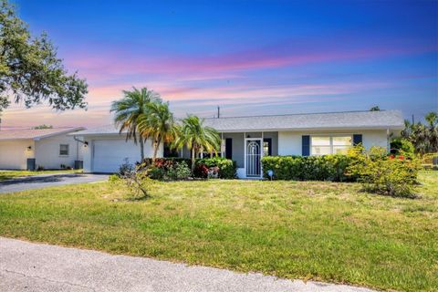 305 E WENTWORTH CIRCLE ENGLEWOOD FL 34223