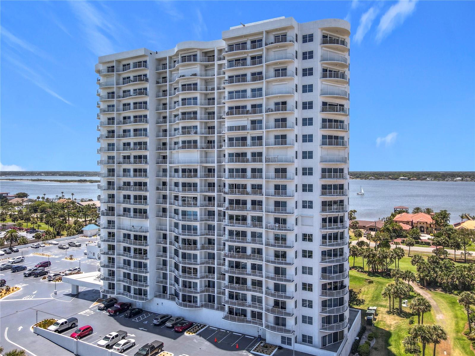 2 OCEANS WEST BOULEVARD 1007