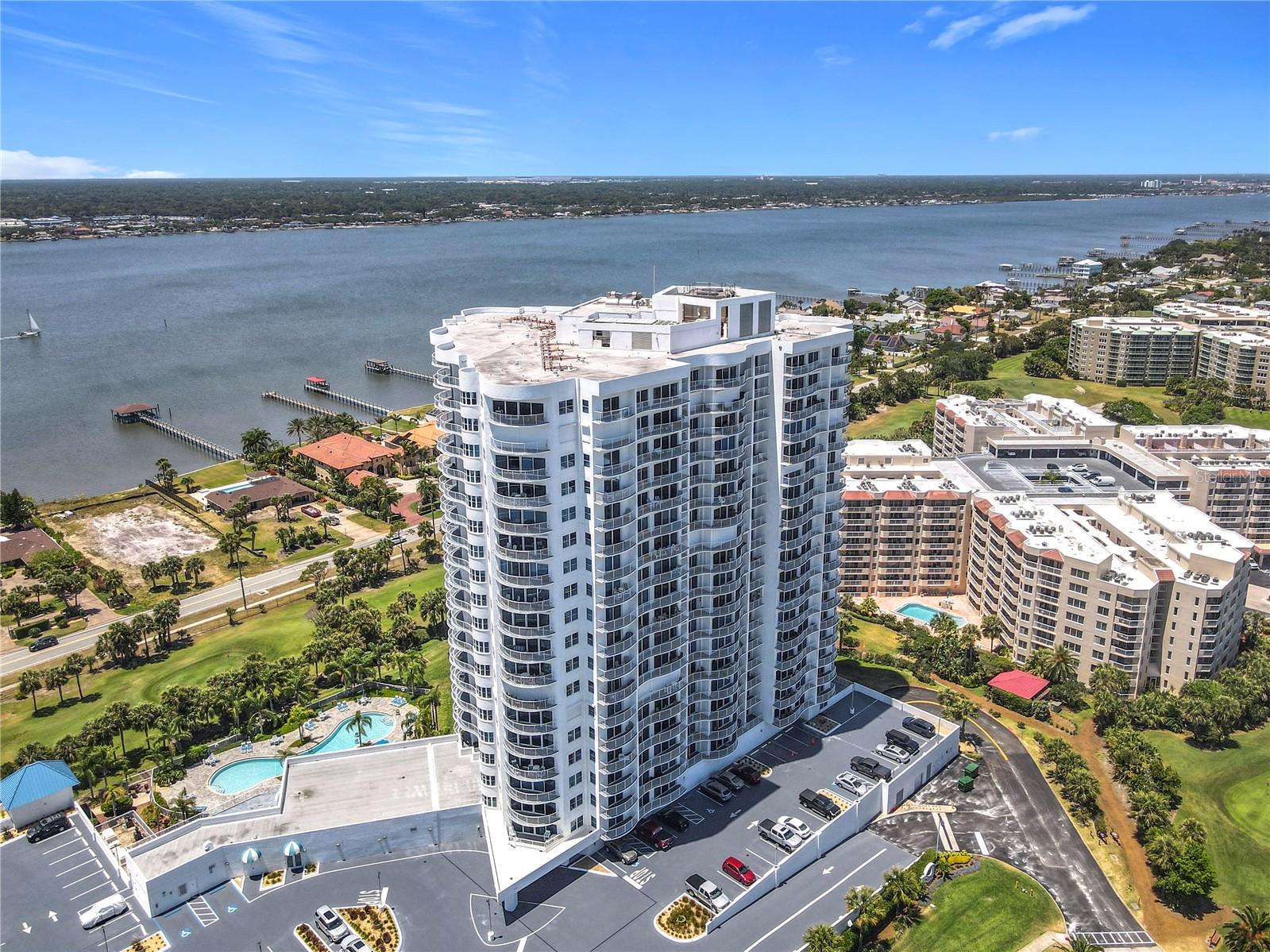 2 OCEANS WEST BOULEVARD 1007