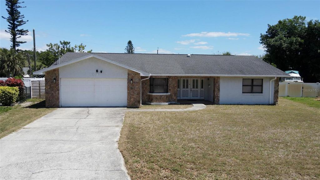 Photo of 4356 Tarpon Drive SE, St Petersburg, FL 33705 (MLS # O6401974)