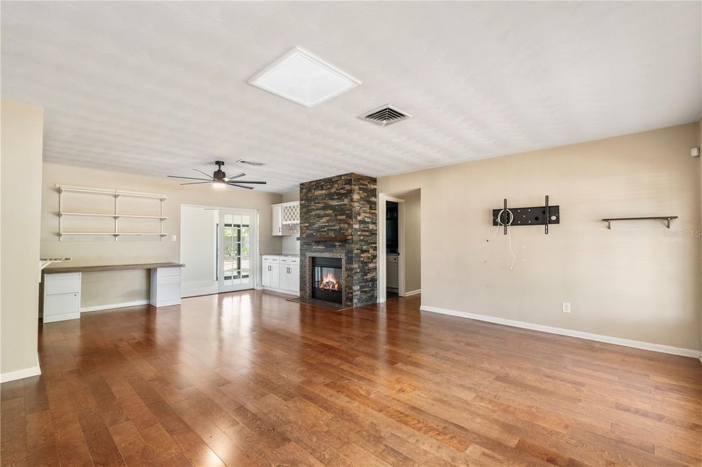 Photo of 2042 Yorkshire Drive, Winter Park, FL 32792 (MLS # O6390297)