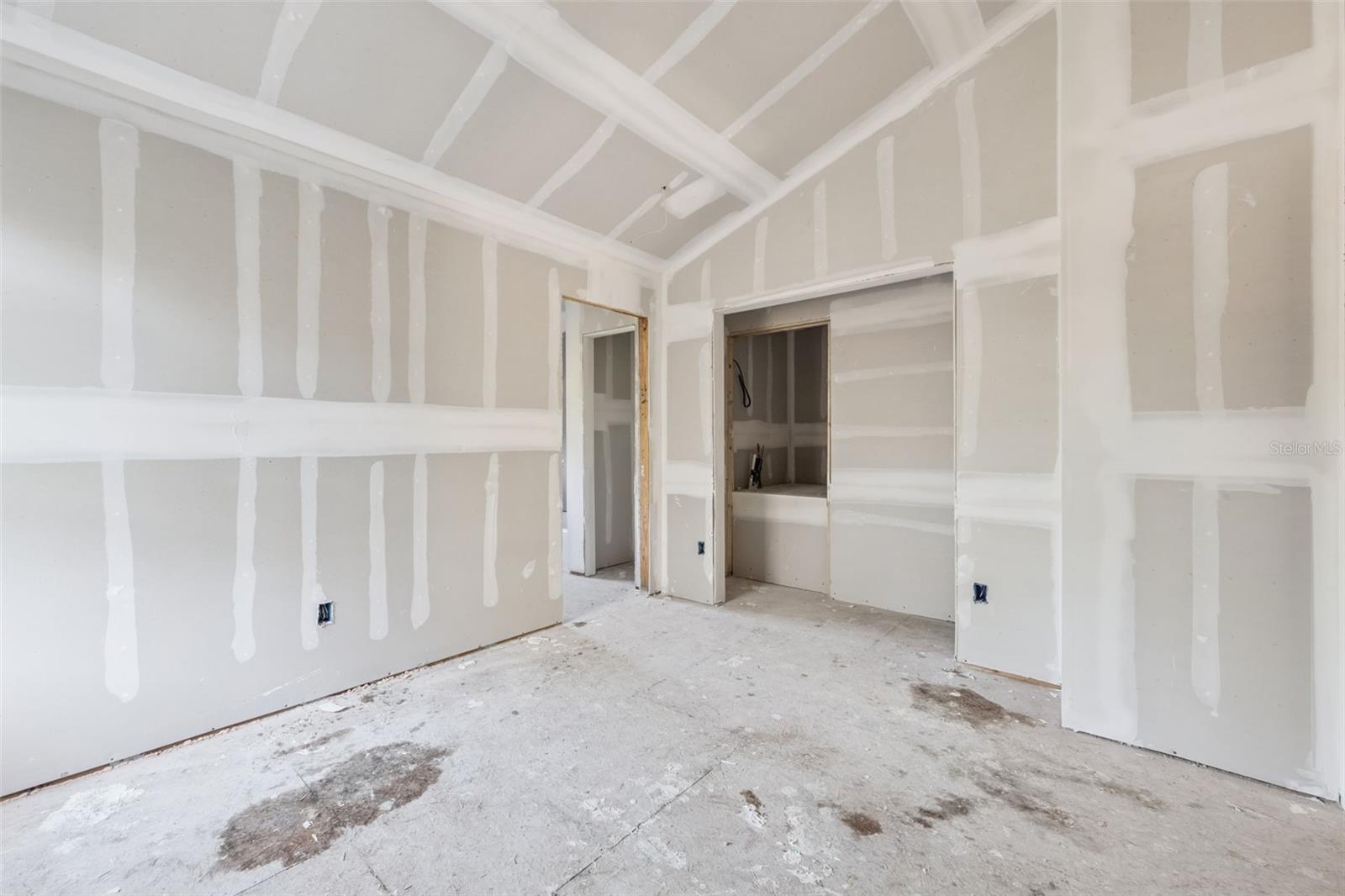 RIVER WOODS 5 ACRE DEV - Residential