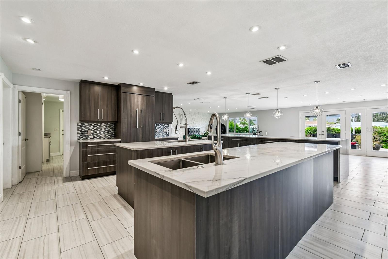 HOWARD ESTATES - Residential