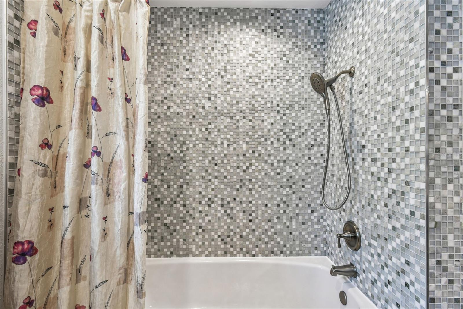 HOWARD ESTATES - Residential