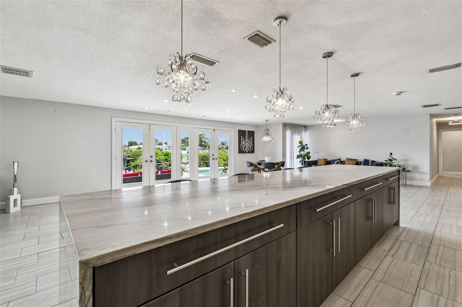 HOWARD ESTATES - Residential