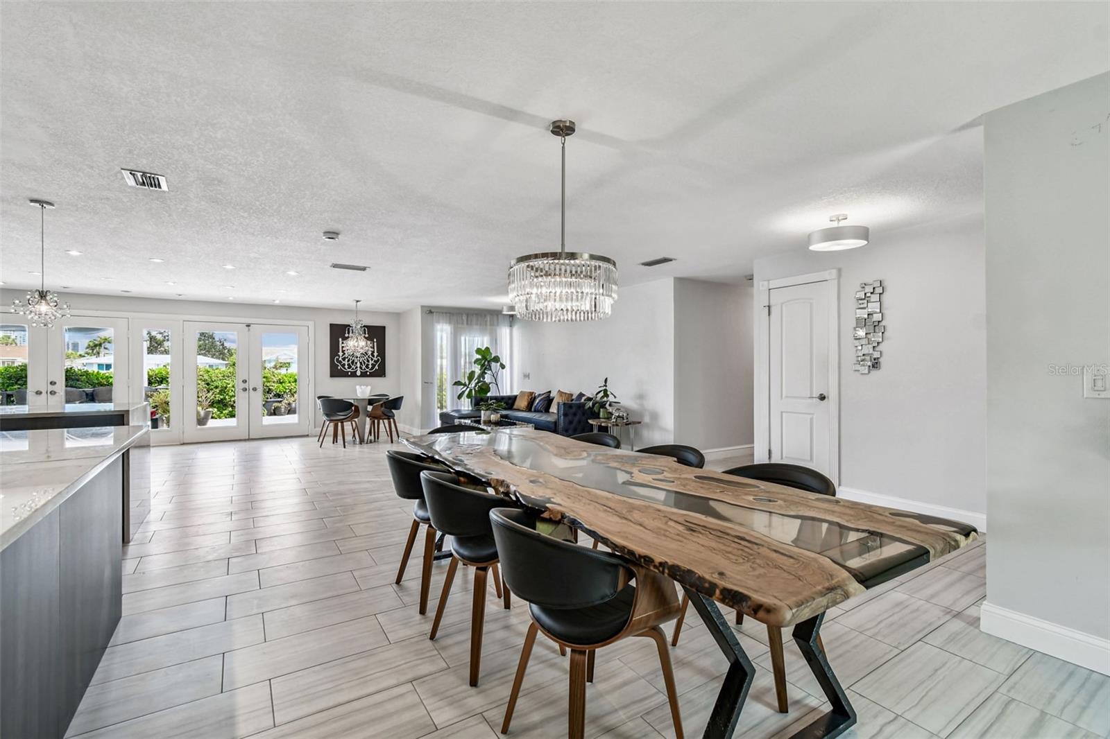 HOWARD ESTATES - Residential