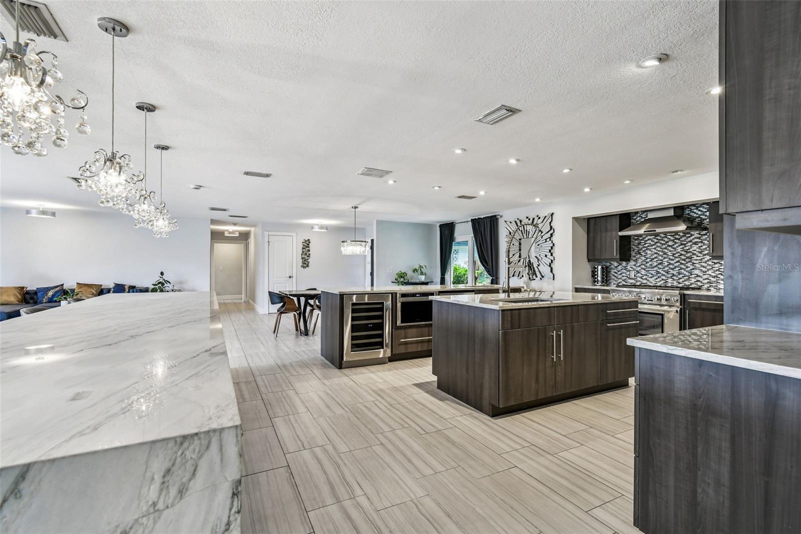 HOWARD ESTATES - Residential