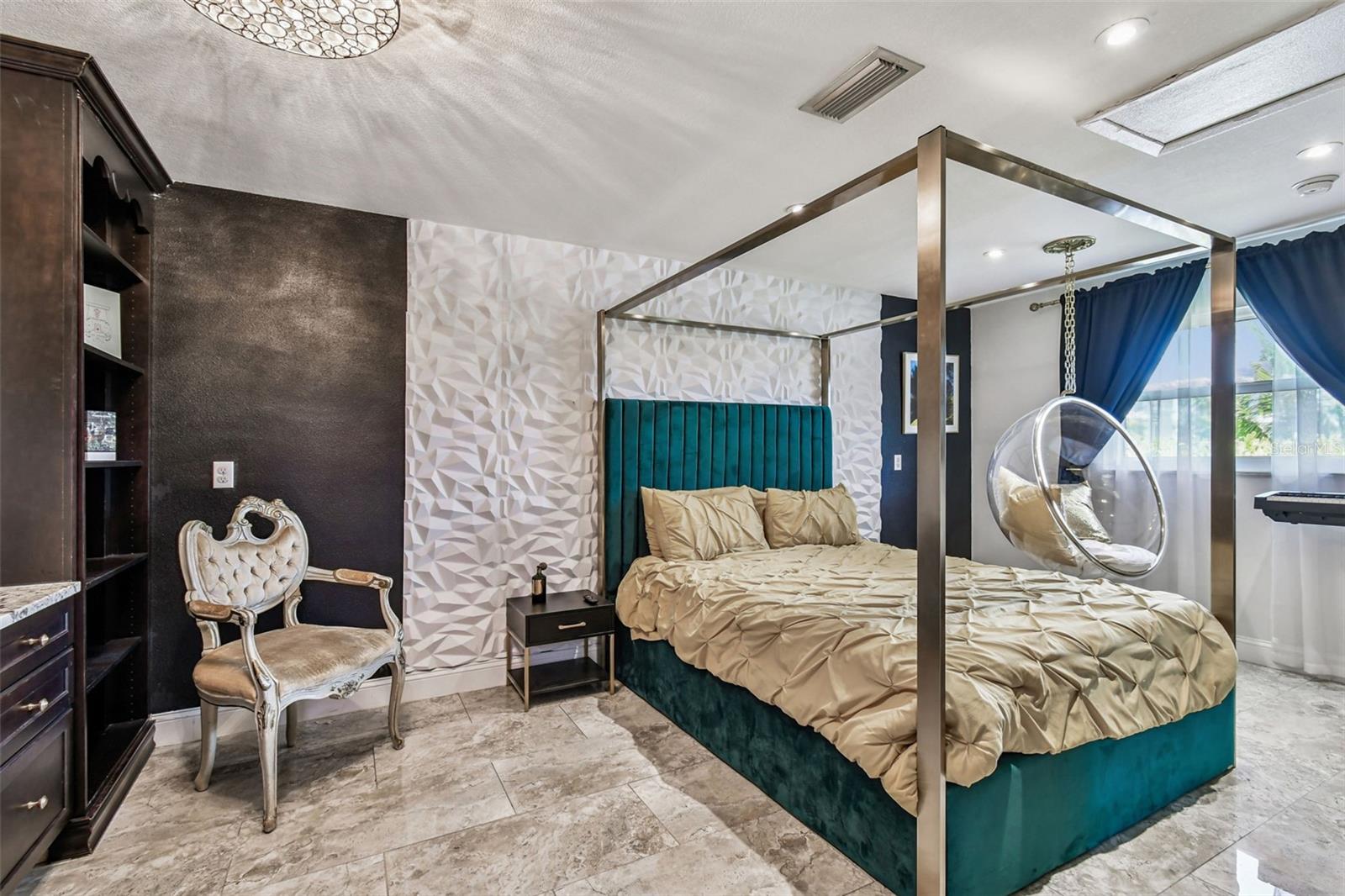 HOWARD ESTATES - Residential