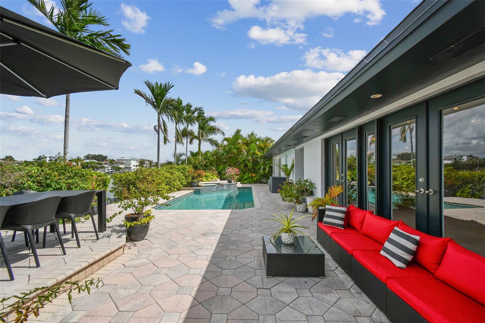 HOWARD ESTATES - Residential