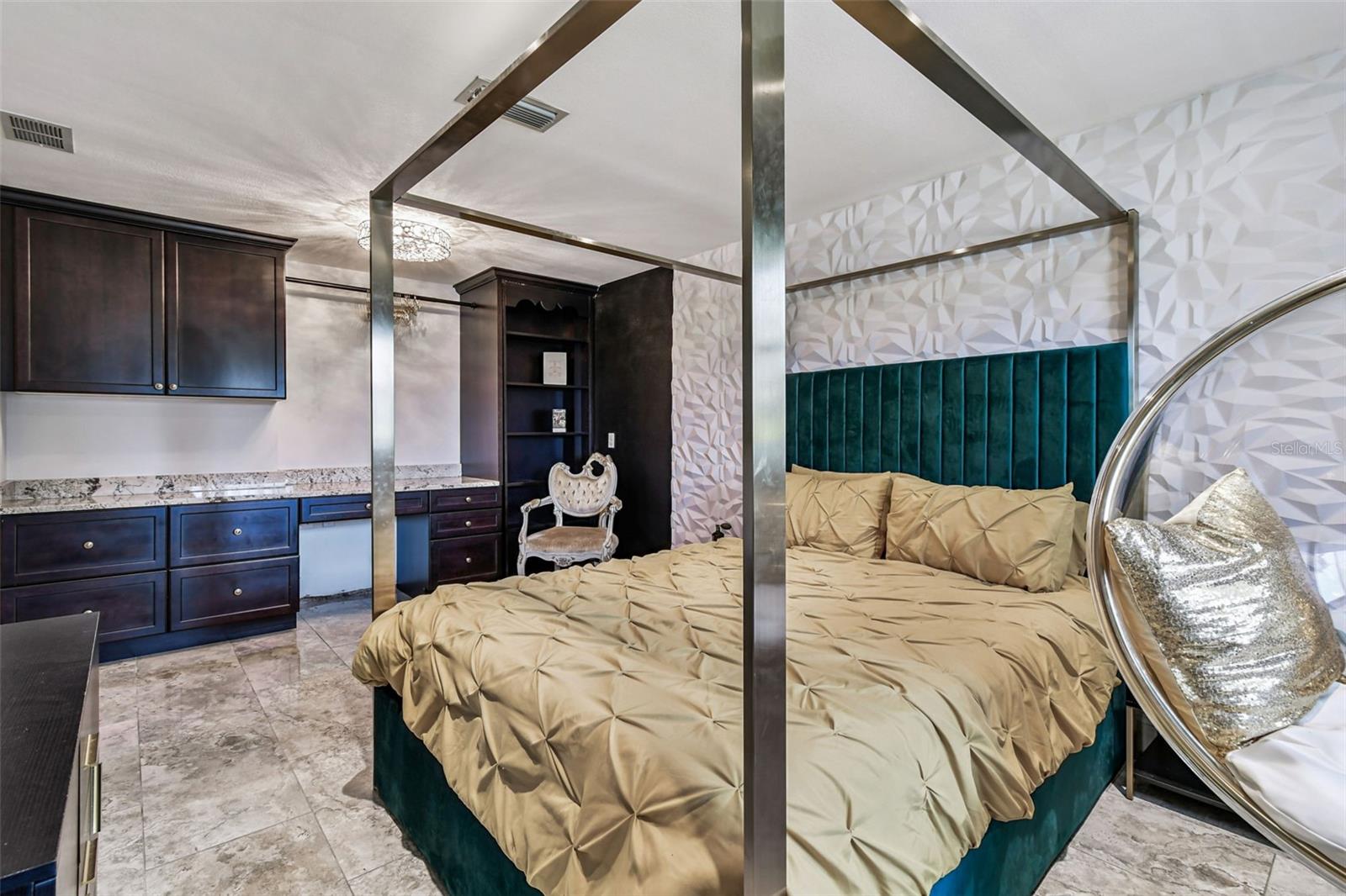 HOWARD ESTATES - Residential