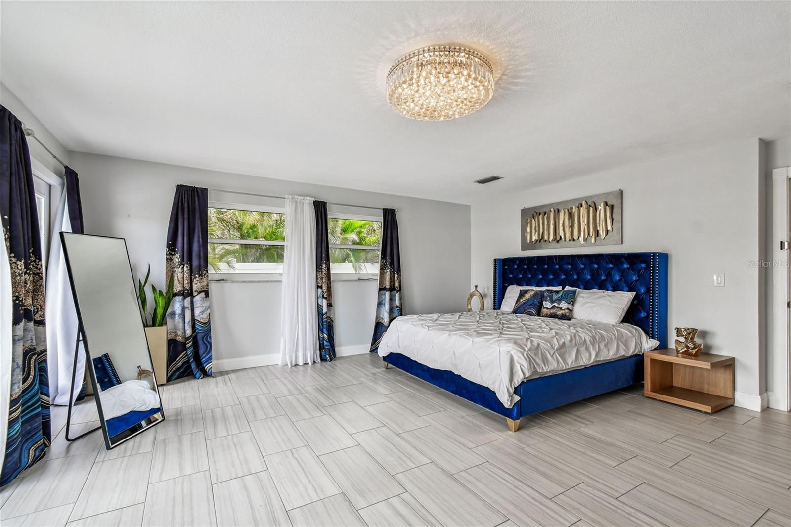 HOWARD ESTATES - Residential