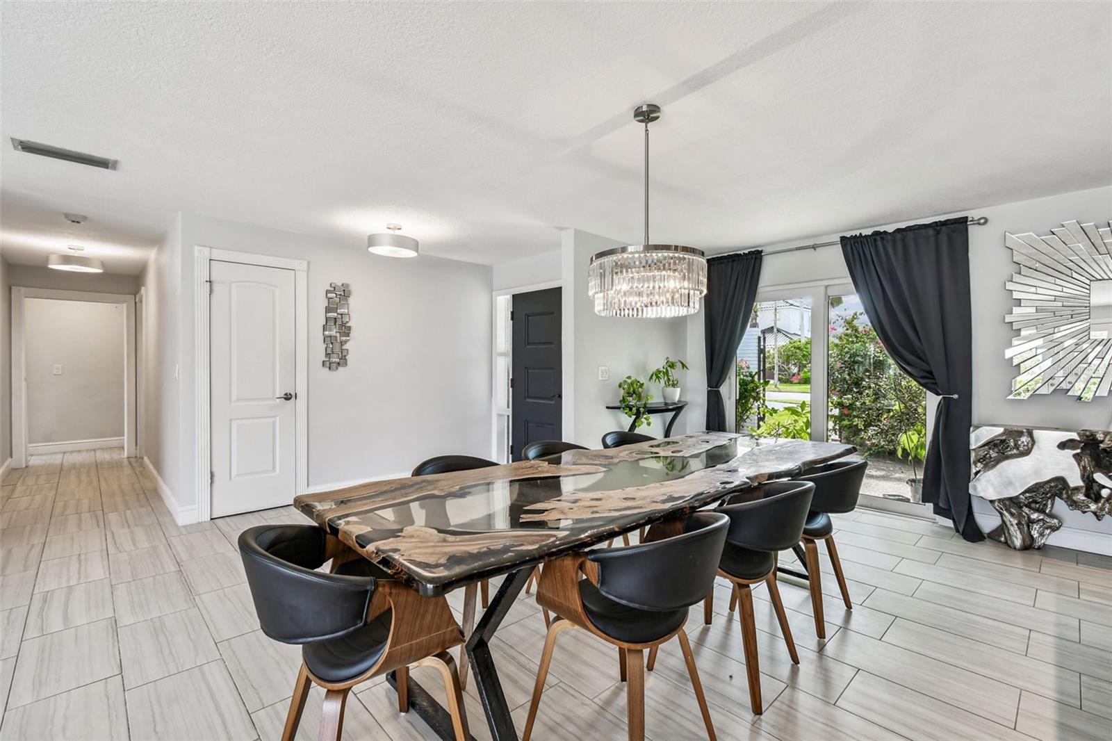 HOWARD ESTATES - Residential