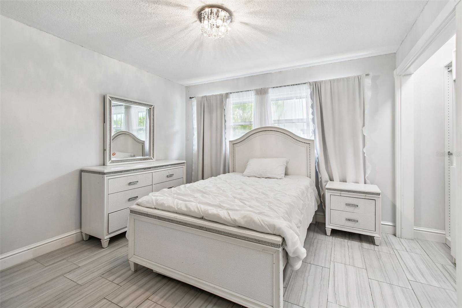 HOWARD ESTATES - Residential