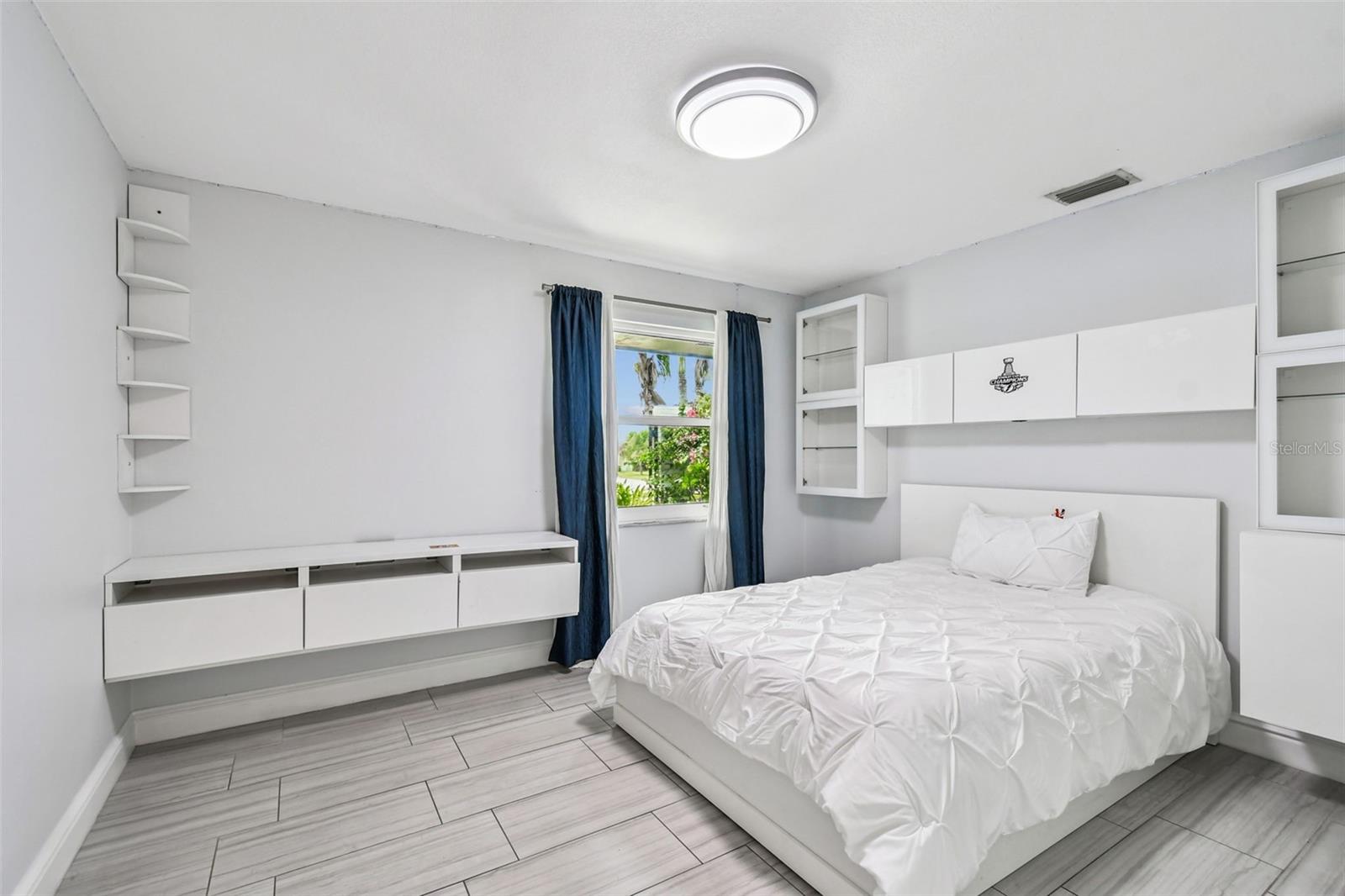 HOWARD ESTATES - Residential