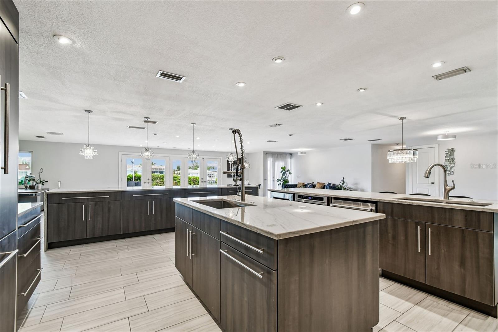 HOWARD ESTATES - Residential