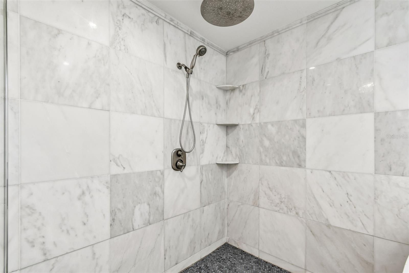 HOWARD ESTATES - Residential