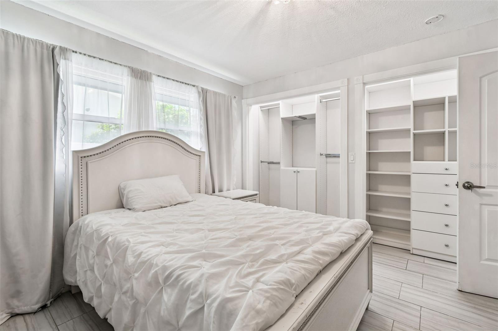 HOWARD ESTATES - Residential