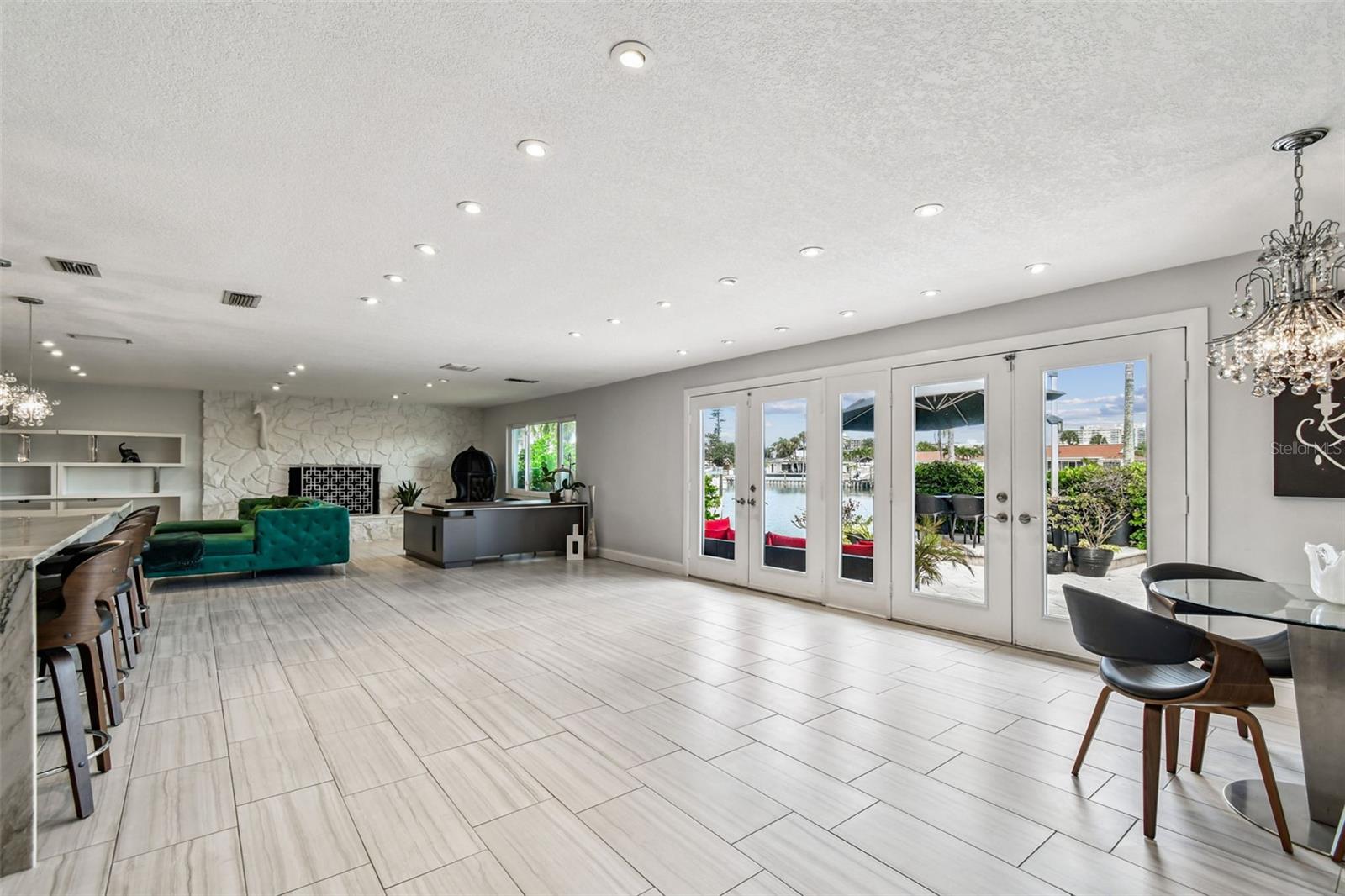 HOWARD ESTATES - Residential