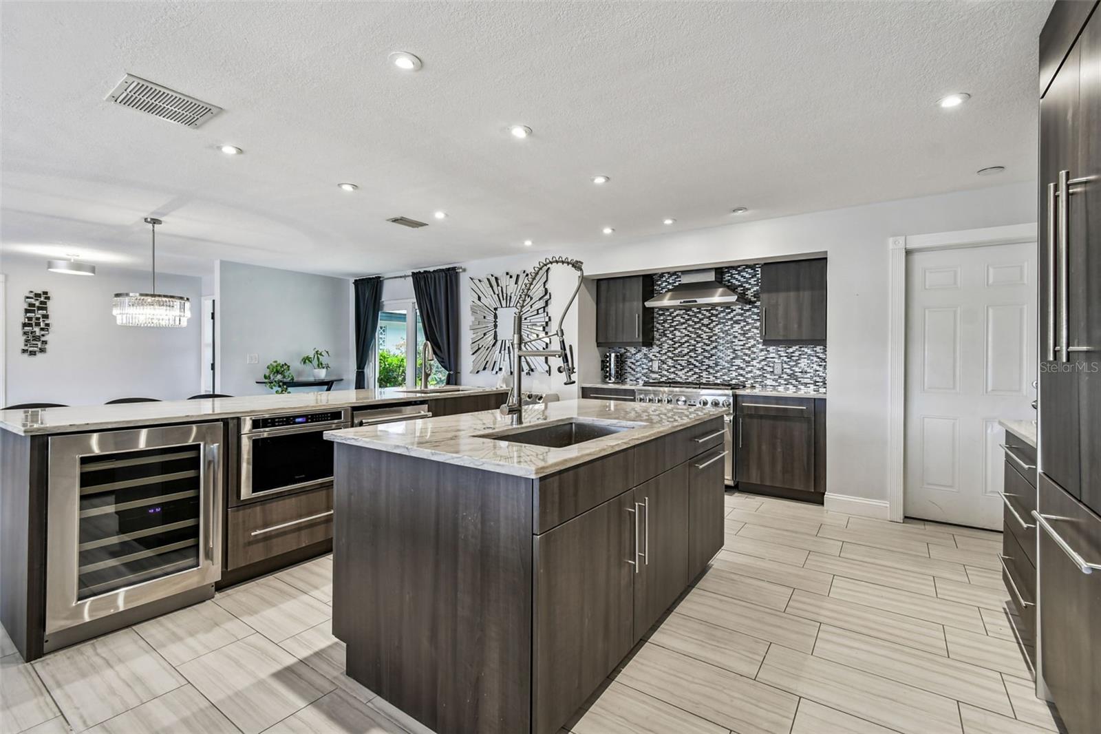 HOWARD ESTATES - Residential