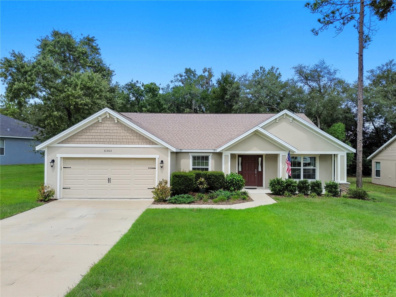 Asking $2,300/month, this pet-friendly 3-bed, 2-bath in Kingsland Country Estates’ Forest Glenn neighborhood is professionally cleaned and move-in ready. Move in requirements: First month rent, Security deposit (equals one month’s rent), plus ped deposit if applicable. Background check; $38.00 per applicant. Pets under 35 lbs allowed with a $300 non-refundable fee.
Sits on a .33-acre lot with quiet green space, and two producing citrus trees. The home offers a screened lanai, Rain Bird sprinkler system, garage door controls via phone, a built-in pest-control system, and a new HVAC condensate pump.
Inside key features: new vinyl plank floors in kitchen, café, foyer, laundry, and baths. The kitchen and laundry feature all matching Samsung appliances: French-door fridge with bottom freezer, glass-top range, microwave, dishwasher, washer, and dryer.
The primary suite has a walk-in closet, extra linen storage, and a tiled walk-in shower. The second bath has a tiled tub/shower combo. High ceiling throughout.
Close to shopping, dining, and outdoor fun neighboring the shangri-la trailhead!