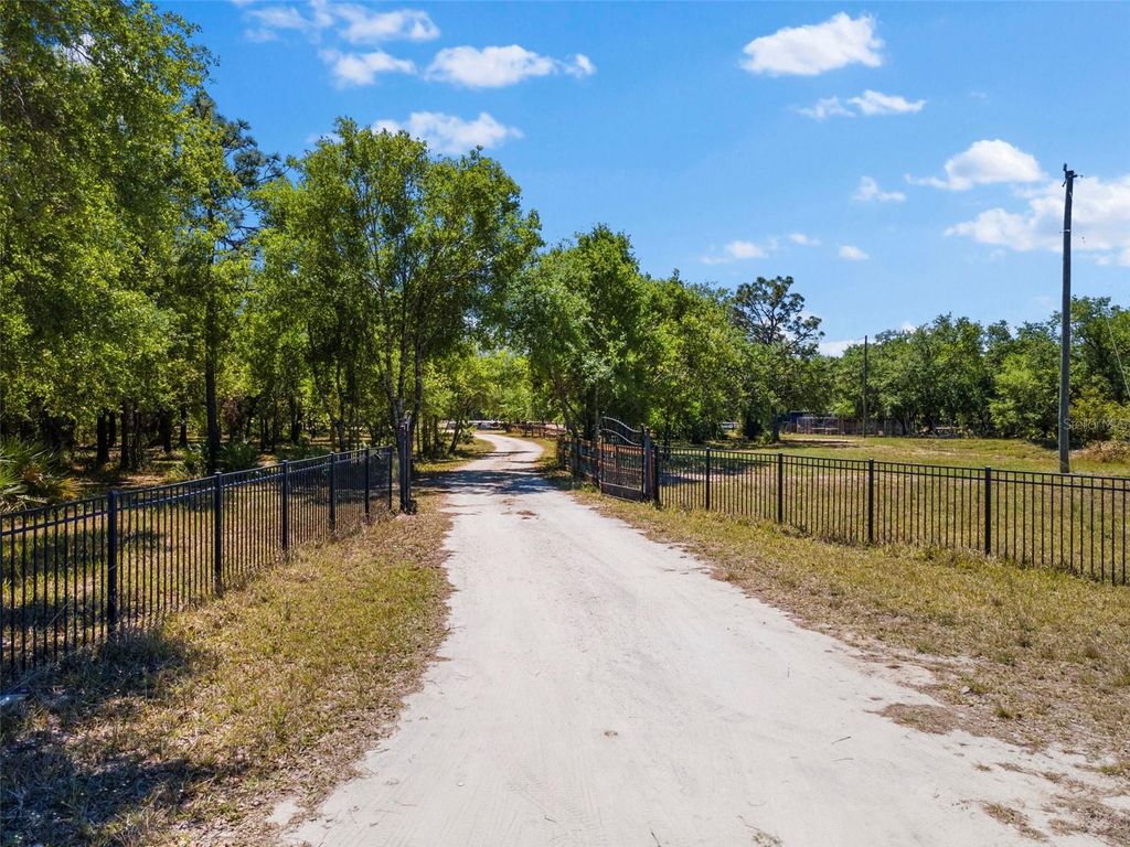 Photo of 22520 61st Avenue E, Bradenton, FL 34211 (MLS # A4670411)