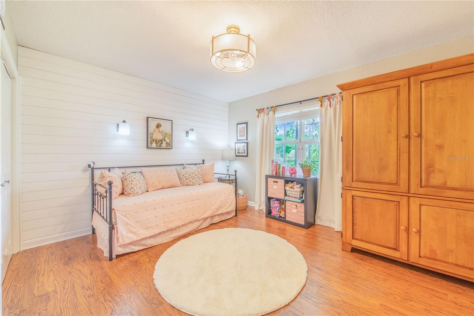 ELOISE WOODS LAKE MARIAM UNIT - Residential