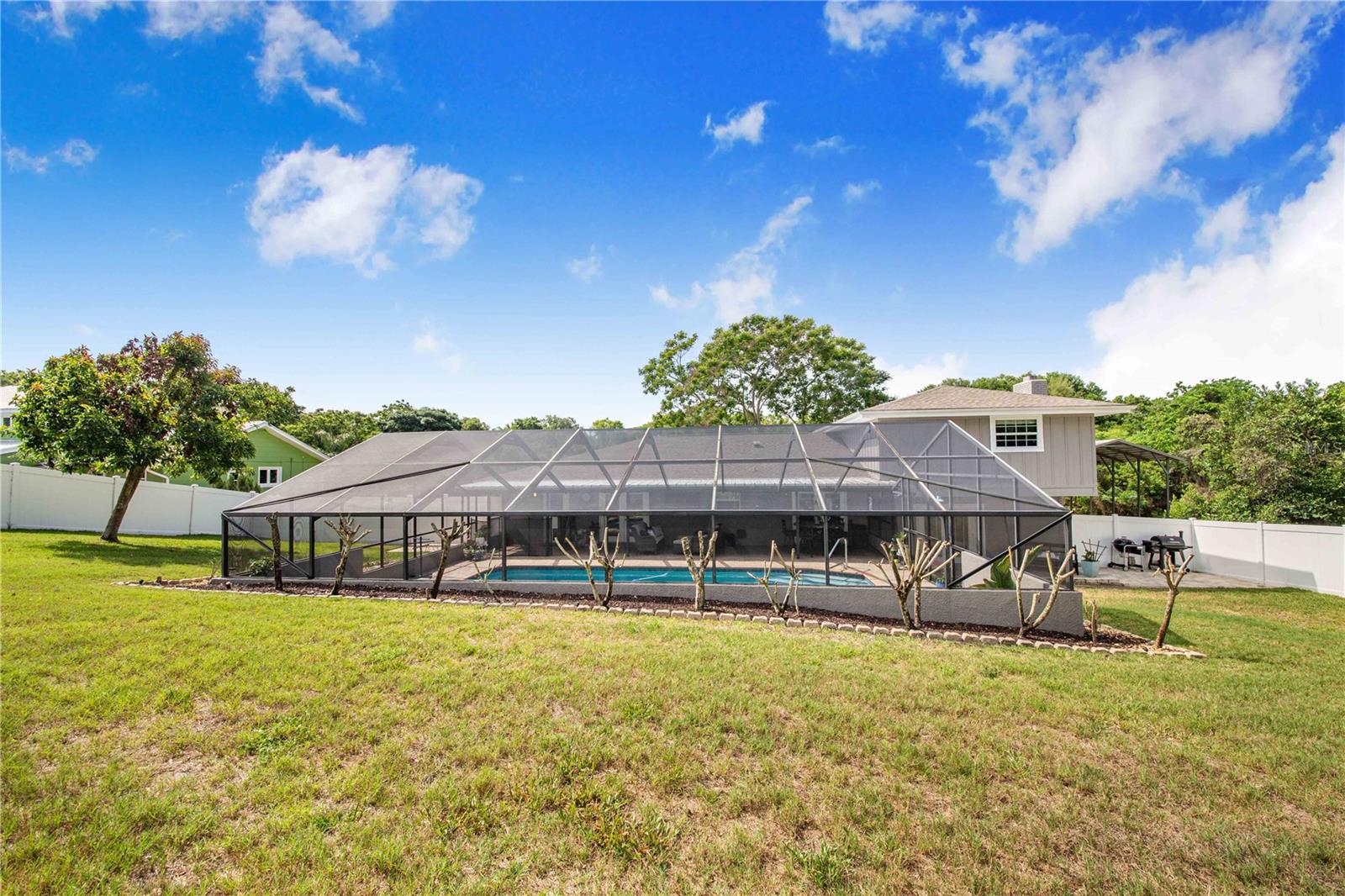 ELOISE WOODS LAKE MARIAM UNIT - Residential