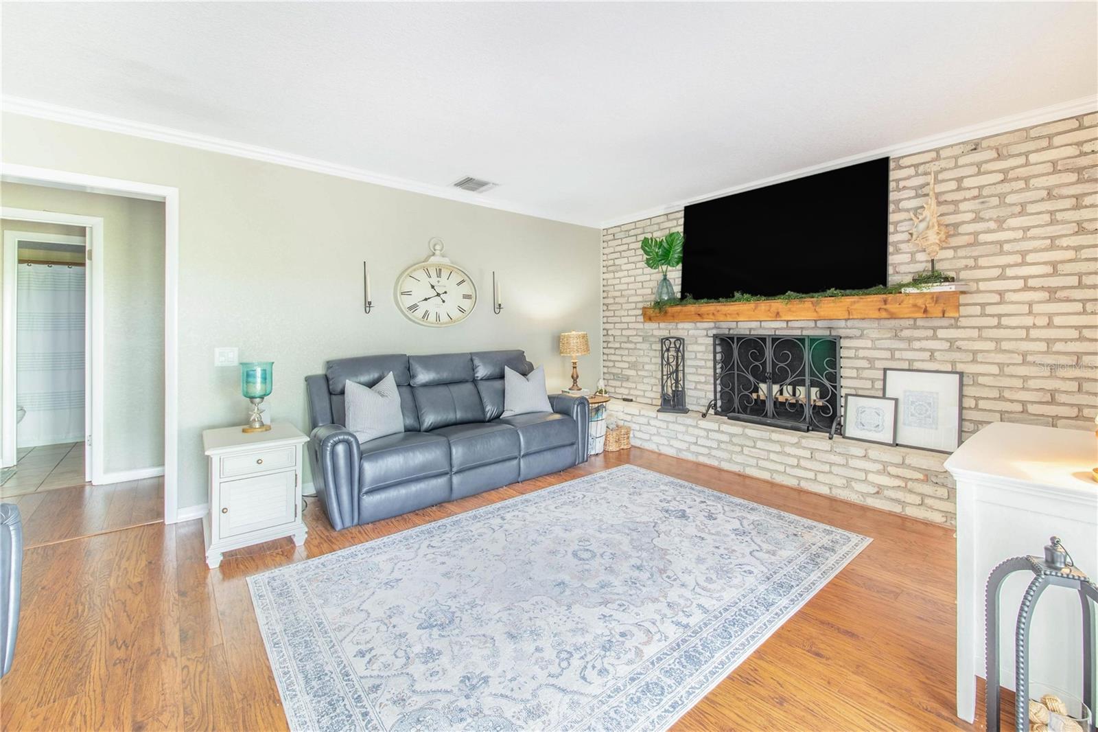 ELOISE WOODS LAKE MARIAM UNIT - Residential