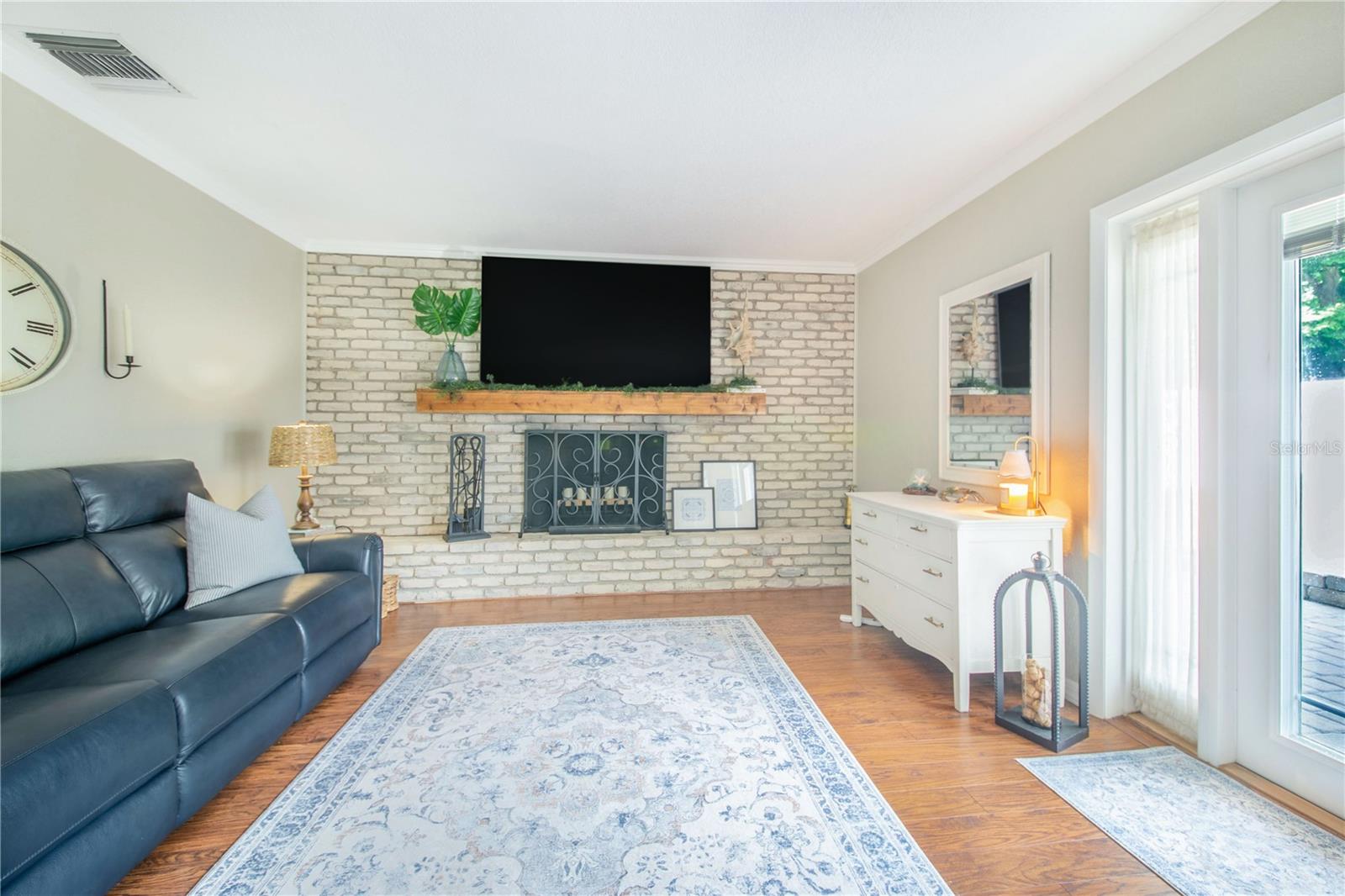 ELOISE WOODS LAKE MARIAM UNIT - Residential