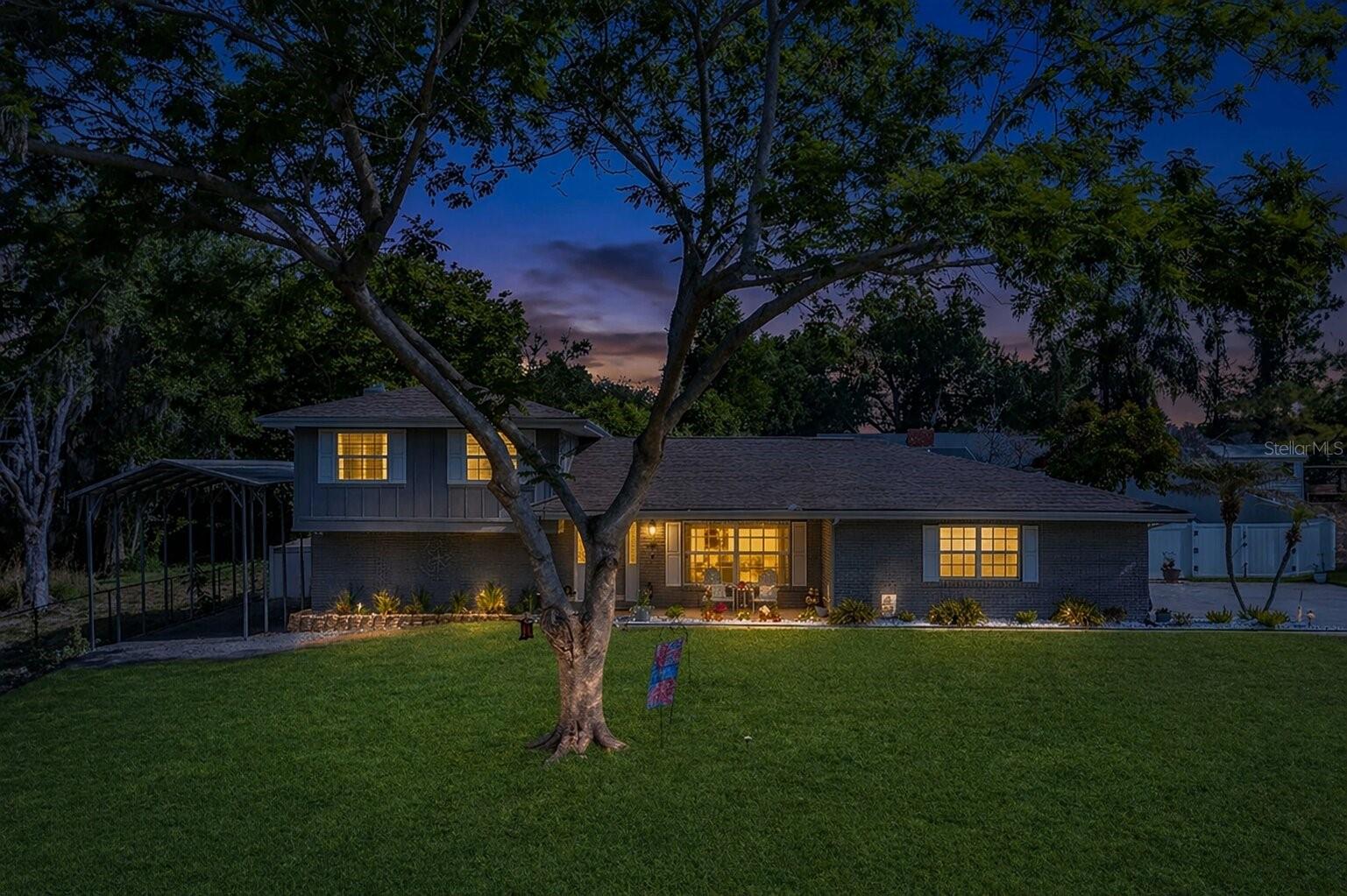 ELOISE WOODS LAKE MARIAM UNIT - Residential