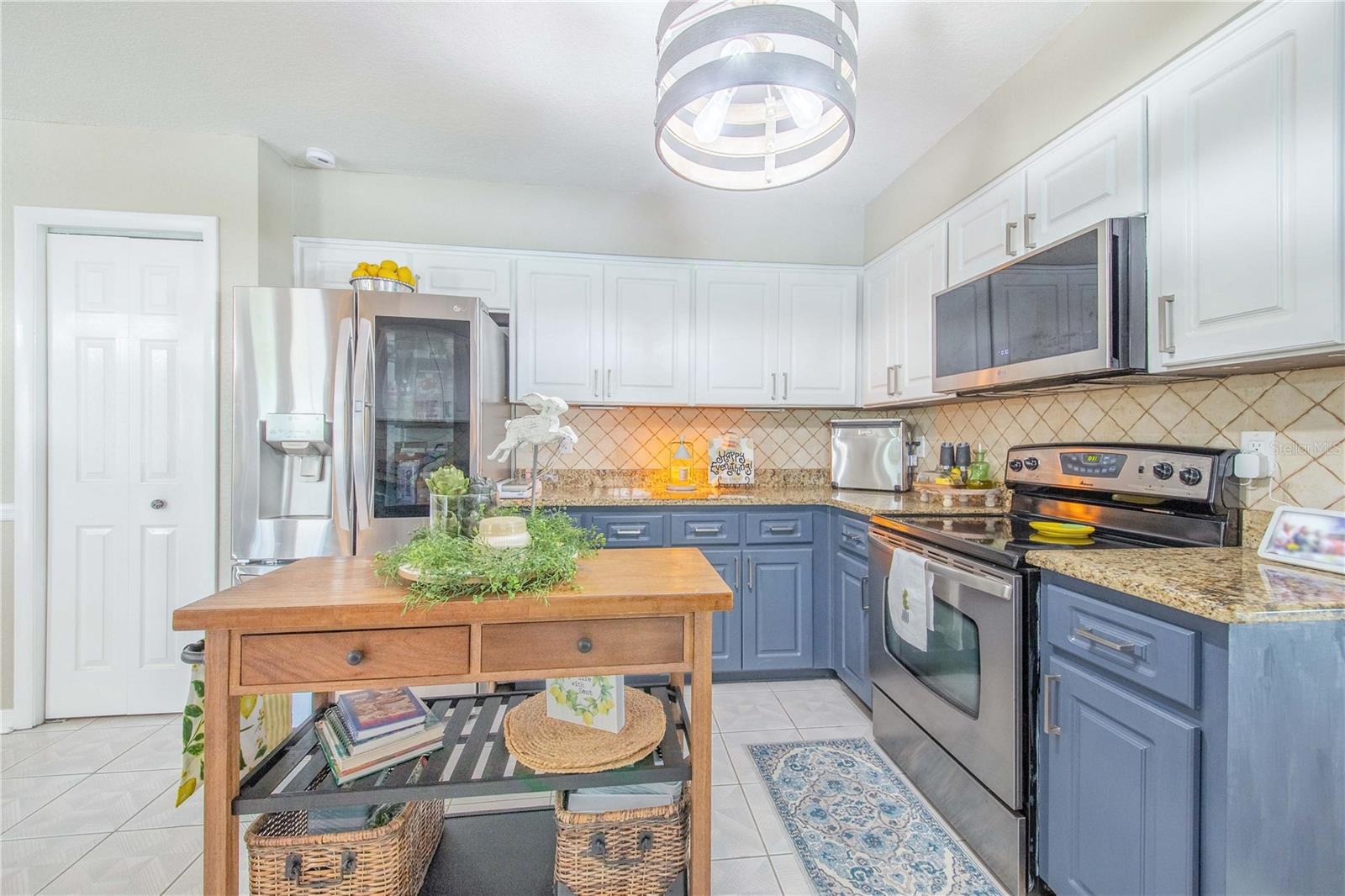 ELOISE WOODS LAKE MARIAM UNIT - Residential