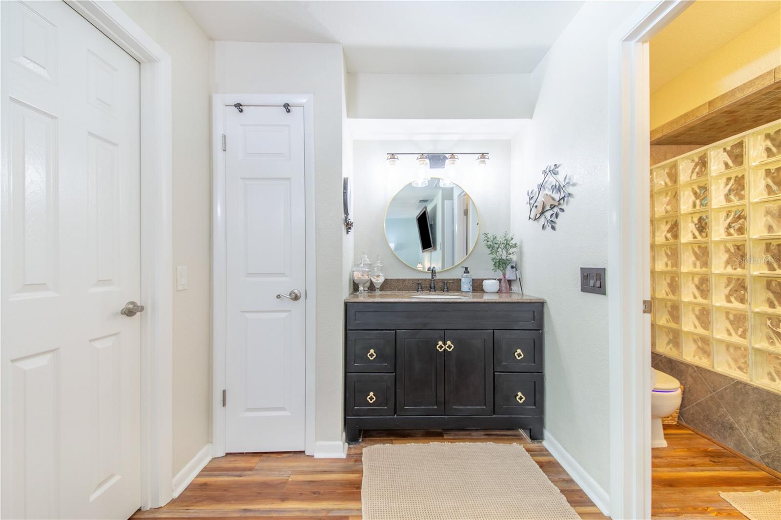 ELOISE WOODS LAKE MARIAM UNIT - Residential