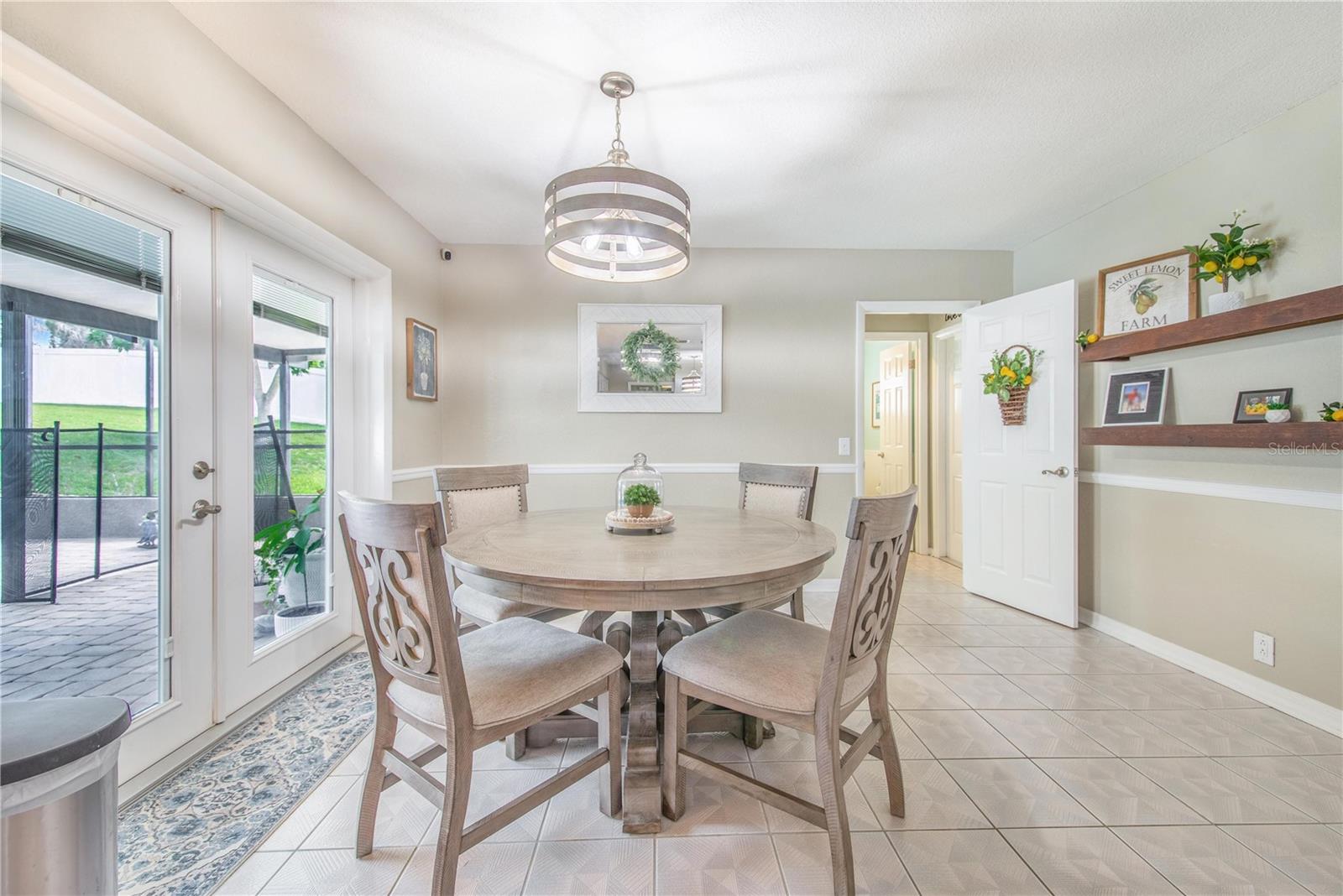 ELOISE WOODS LAKE MARIAM UNIT - Residential