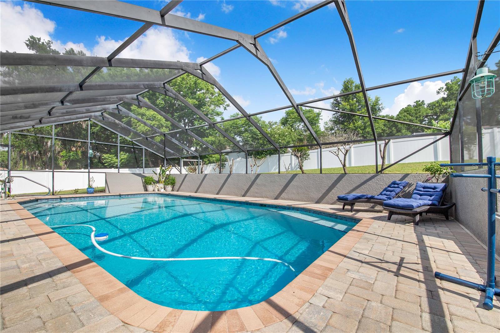 ELOISE WOODS LAKE MARIAM UNIT - Residential