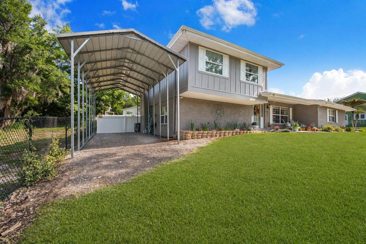 ELOISE WOODS LAKE MARIAM UNIT - Residential