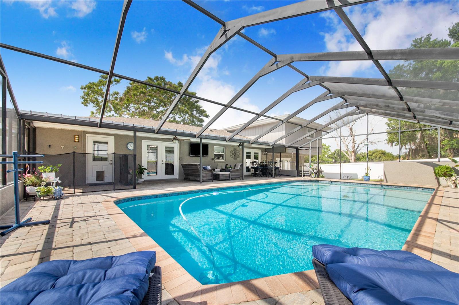 ELOISE WOODS LAKE MARIAM UNIT - Residential