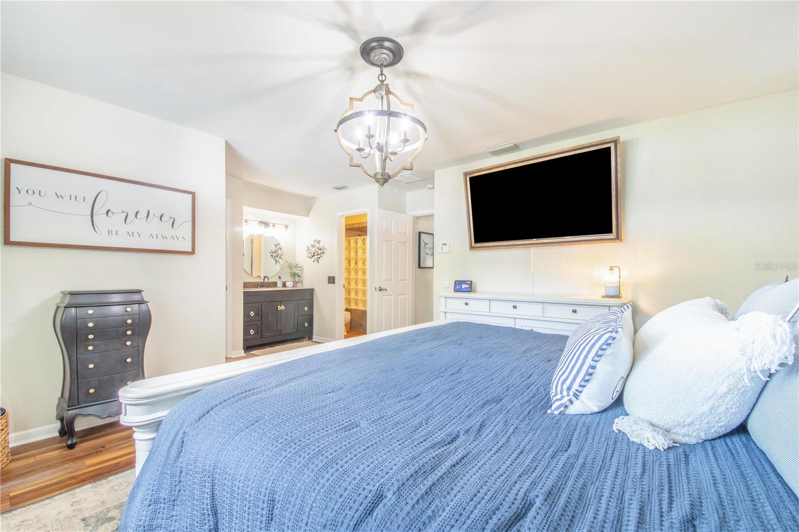 ELOISE WOODS LAKE MARIAM UNIT - Residential