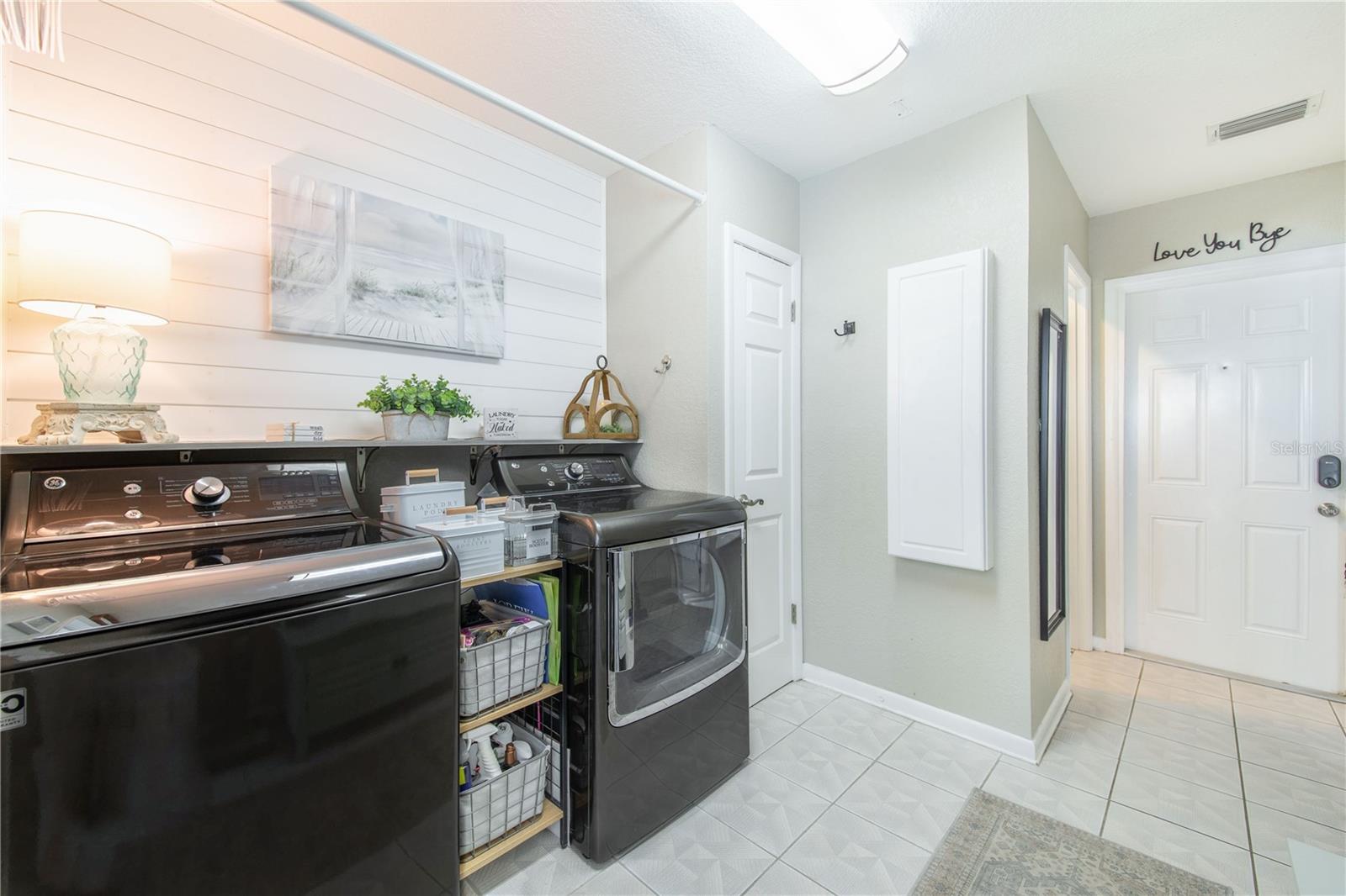 ELOISE WOODS LAKE MARIAM UNIT - Residential