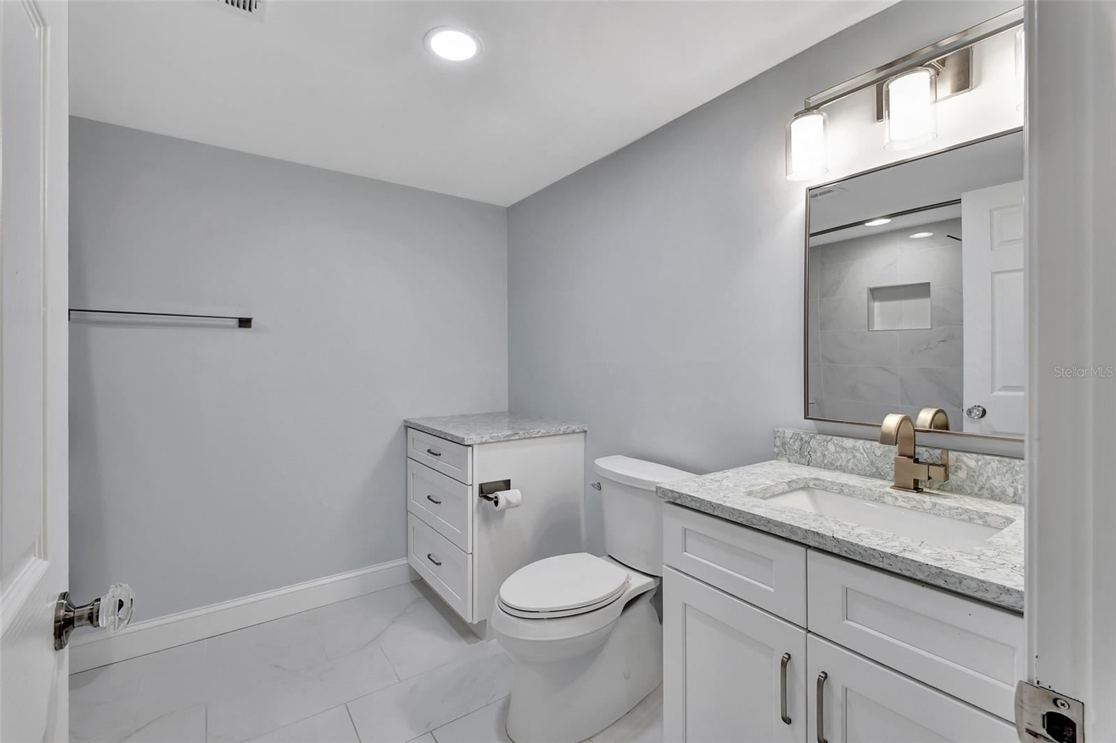 MARINA POINT PH 01 CONDO - Residential