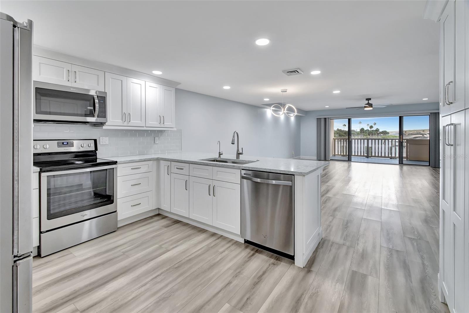 MARINA POINT PH 01 CONDO - Residential