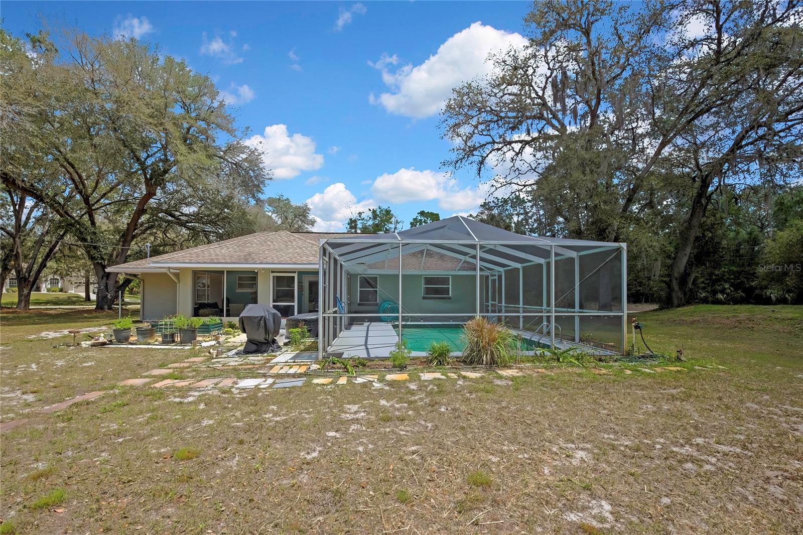 CRYSTAL MANOR UNIT 03 - Residential