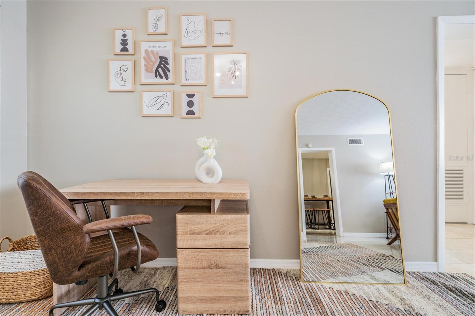 LA VENTURA A CONDO - Residential Lease