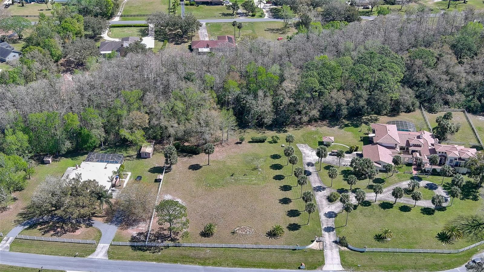 175 LAKESIDE DRIVE E