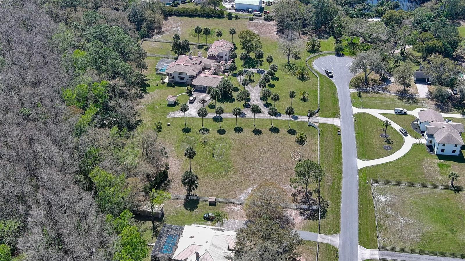 175 LAKESIDE DRIVE E