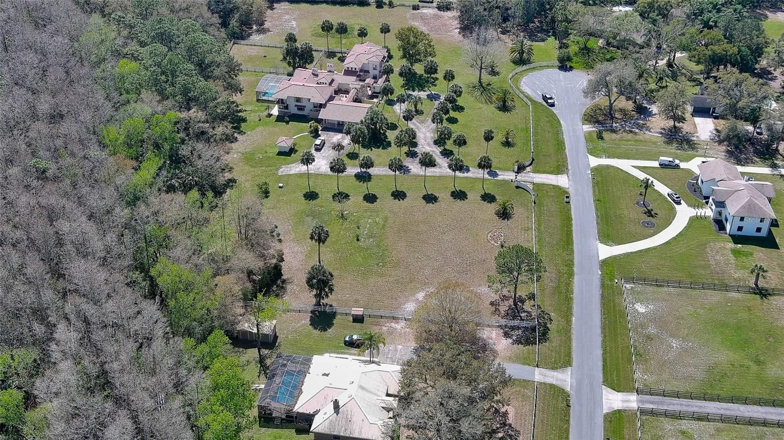 175 LAKESIDE DRIVE E